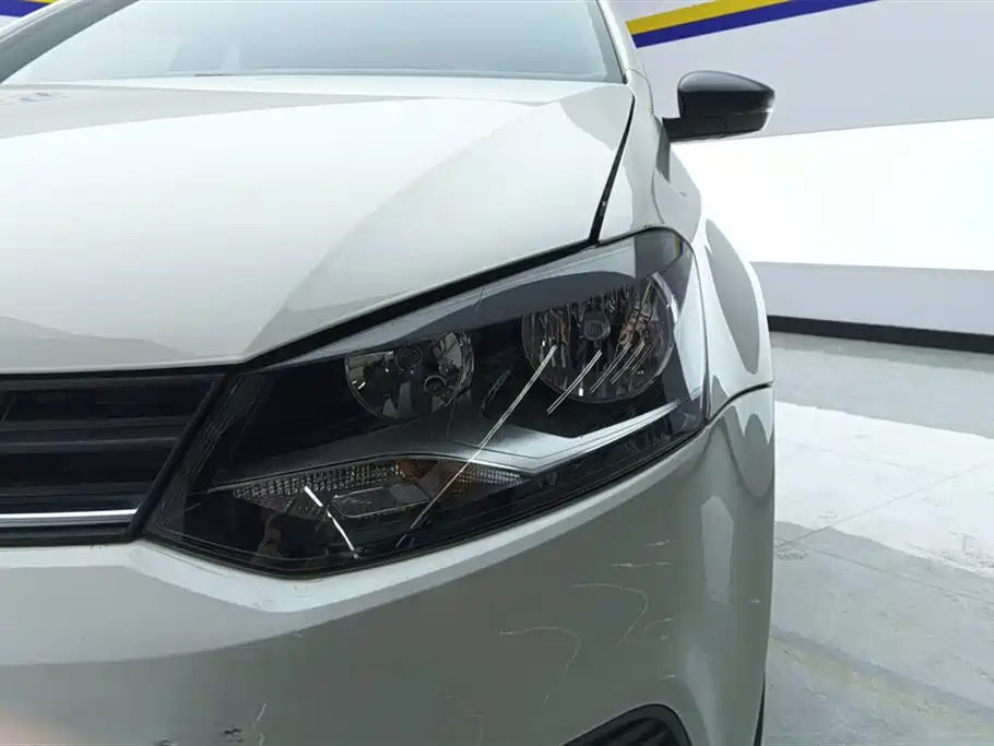 Volkswagen Polo 2018 1.5L Auto Safe Drive фото 5