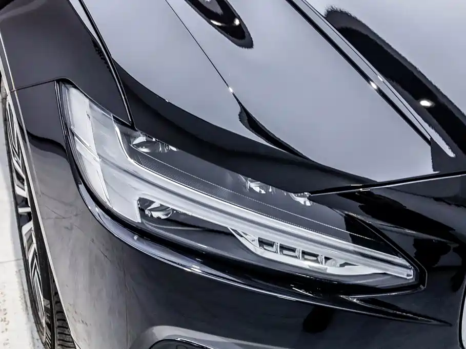 Volvo S90 2025 2024 B5 Momentum Luxury Edition