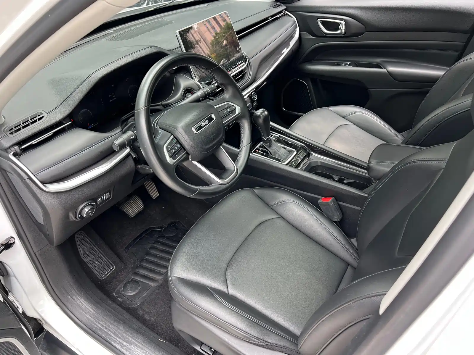 Photo 8 - Jeep Compass