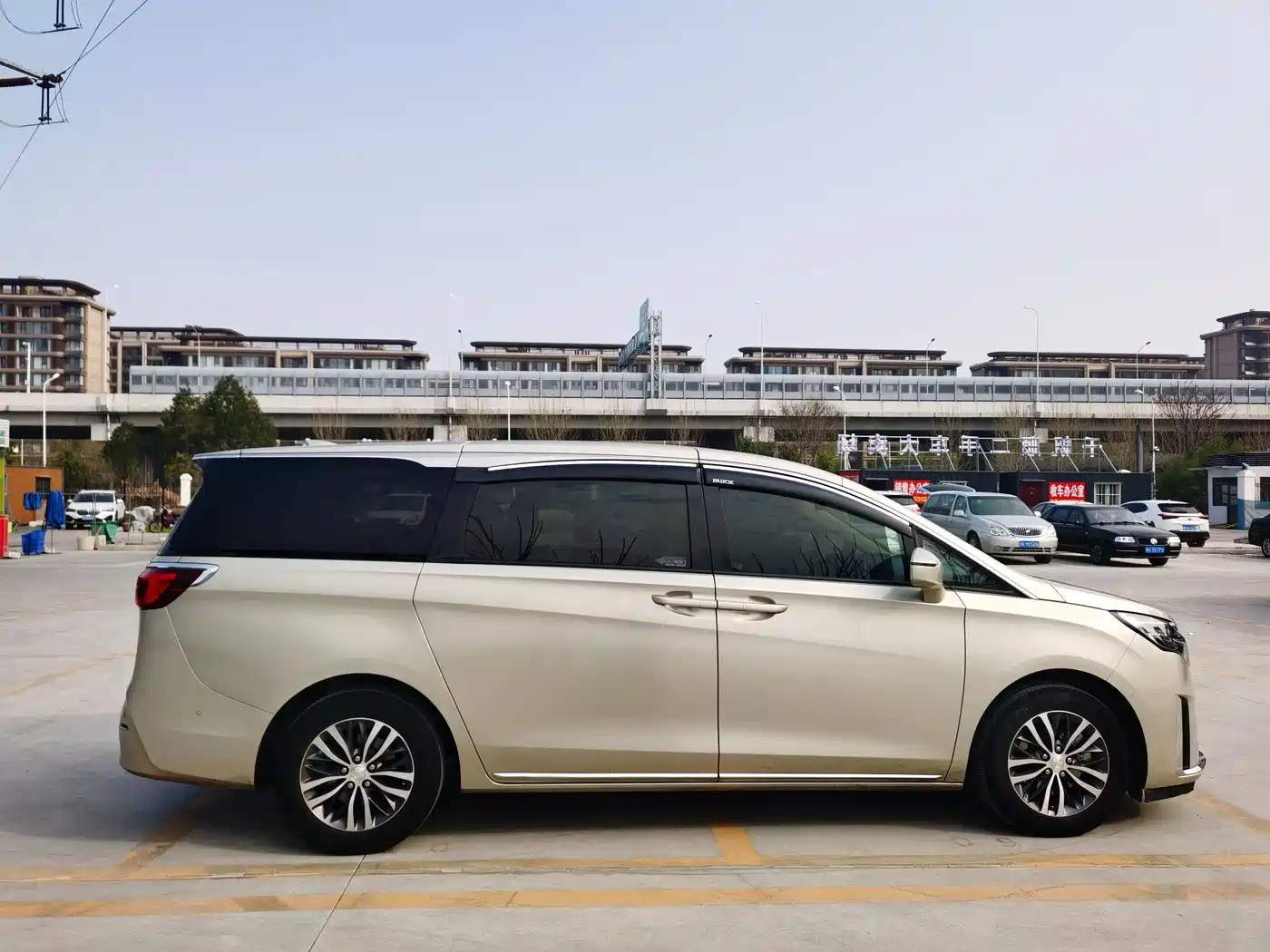 Buick GL8 2023 ES Landmaster Exclusive фото 6