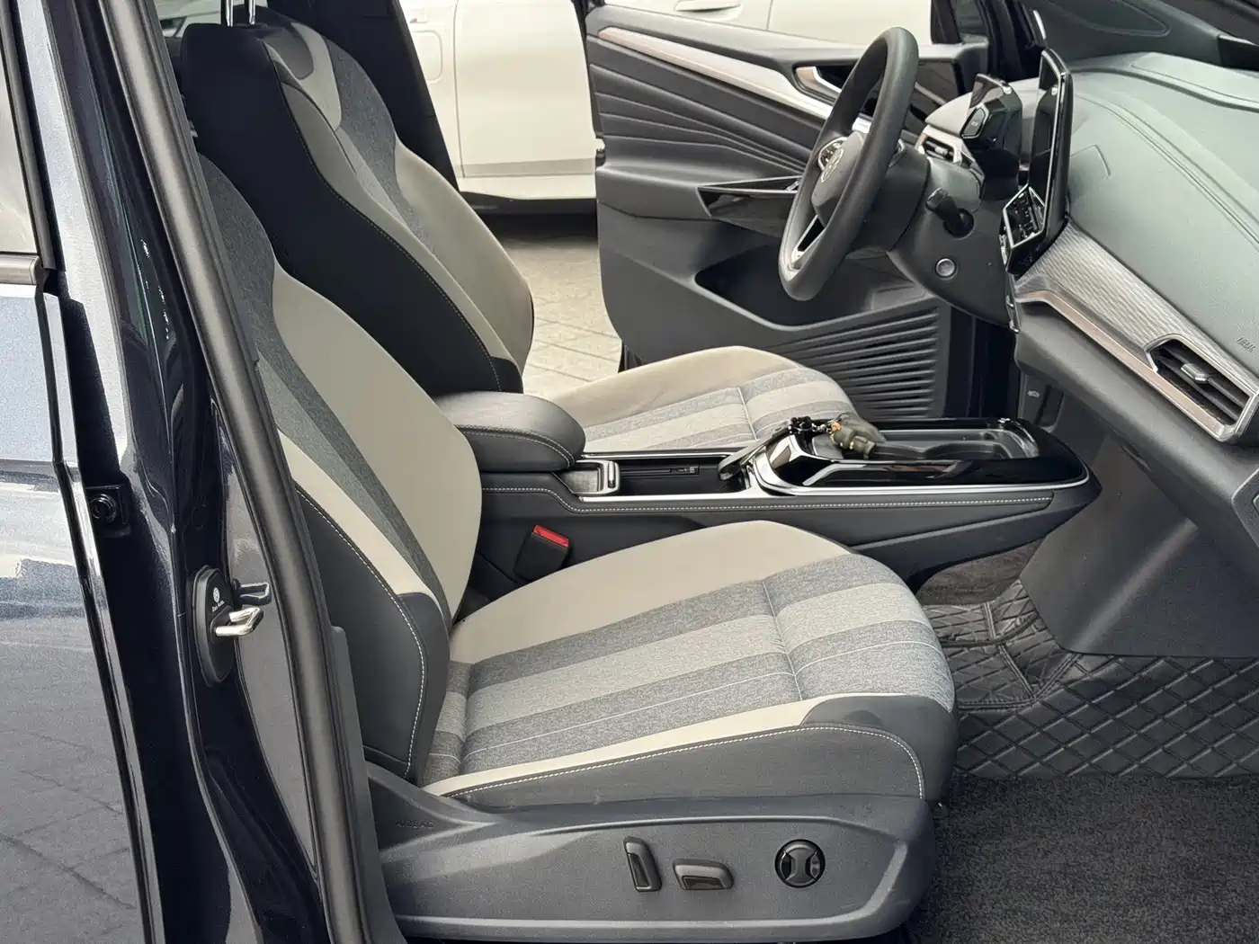 Volkswagen ID.4 CROZZ 2025 2024 Pure Limited Edition