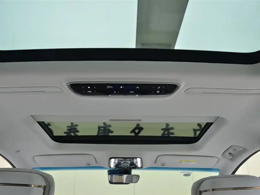 Buick Century 2023 2.0T 7-Seater World Edition фото 7