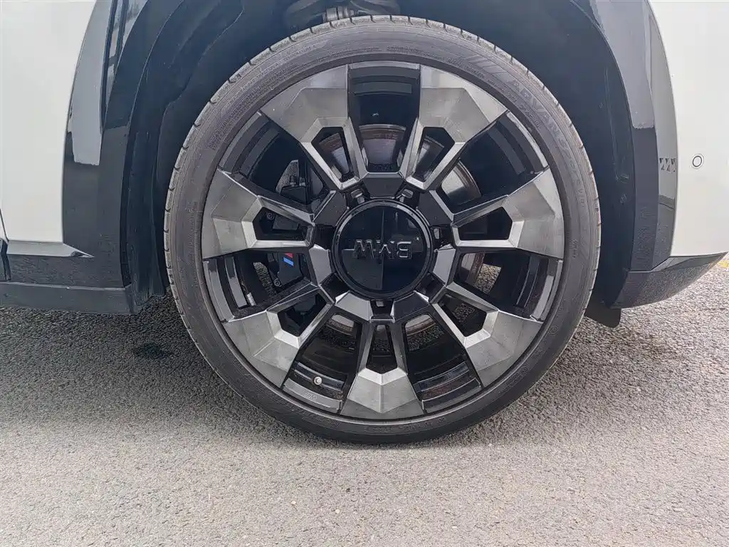 BMW XM 2024 2023 Model Base