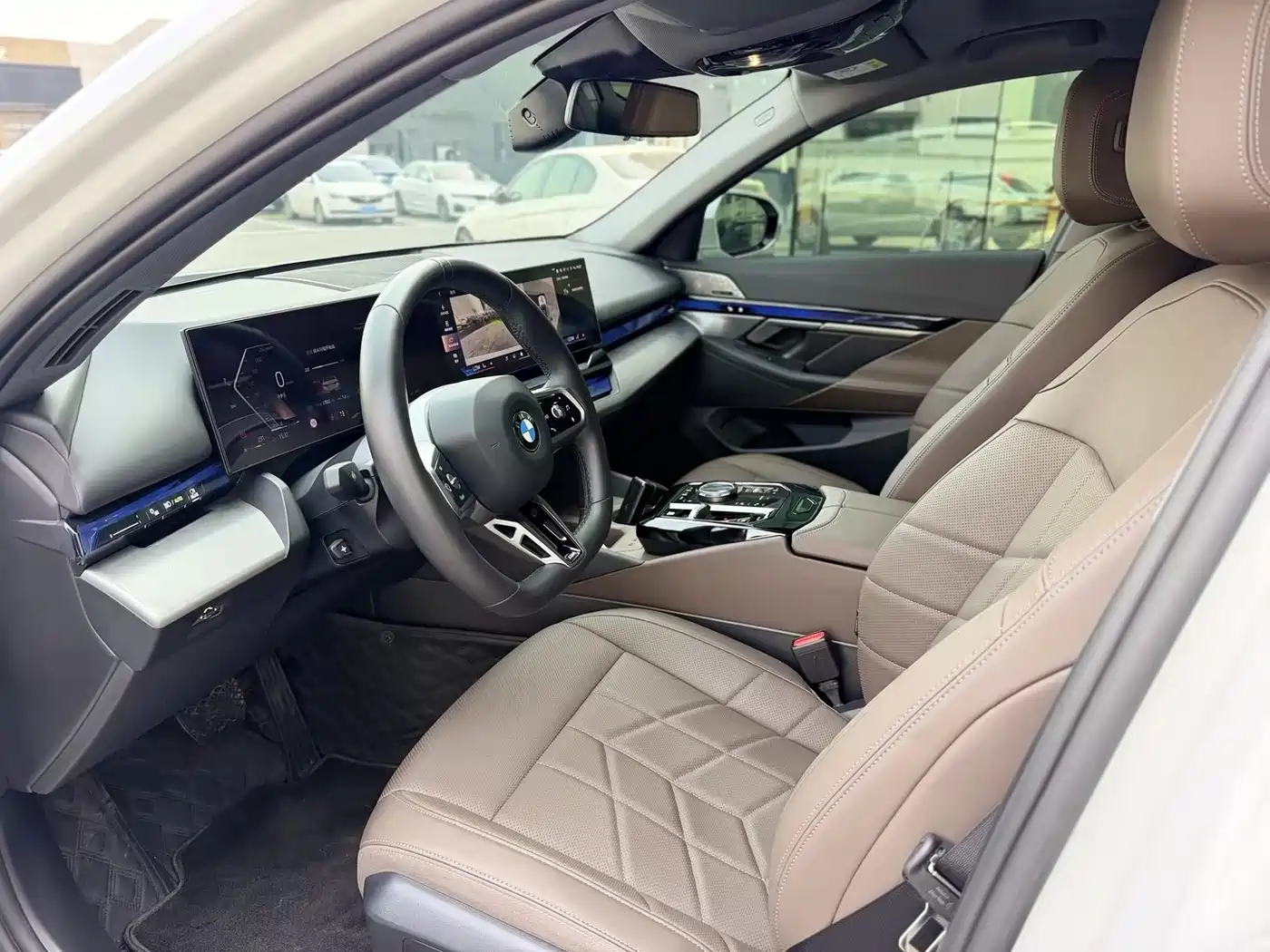 BMW 5 Series 2025 530Li Leading M Sport Package фото 8