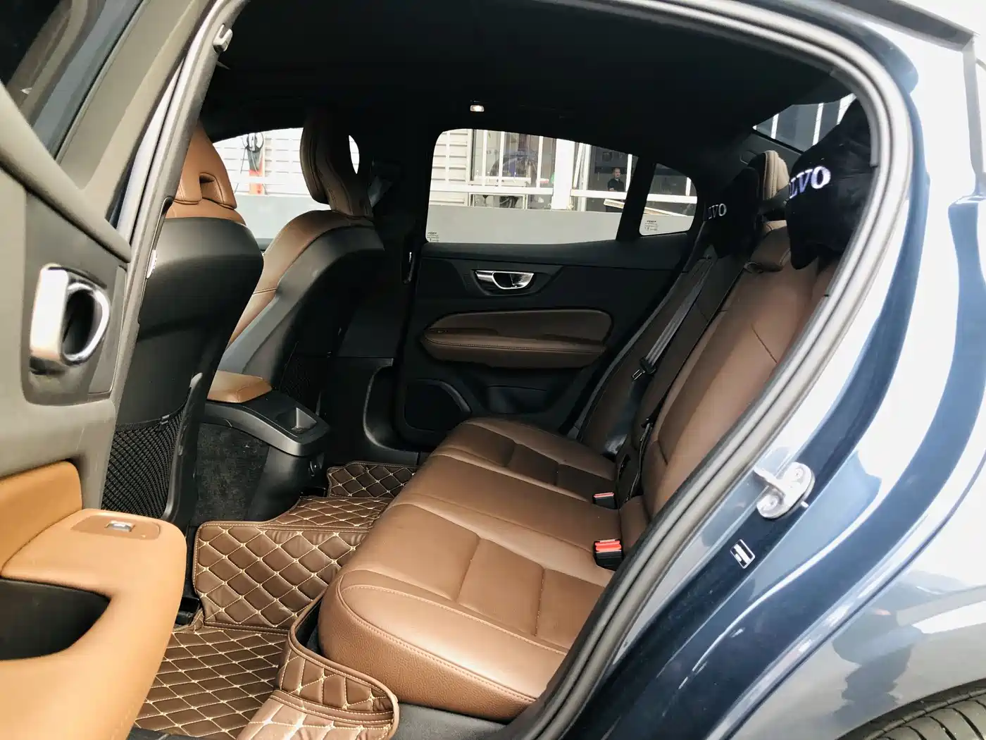 Volvo S60 2025 B4 Smart Luxury Edition фото 11
