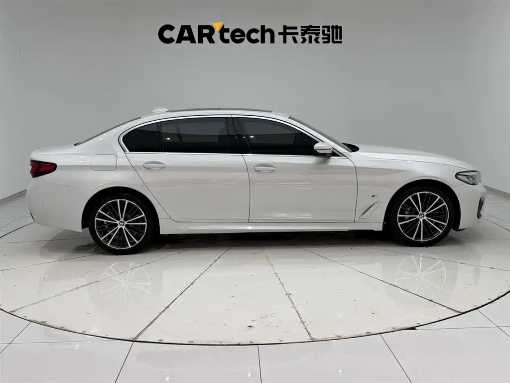 BMW 5 Series 2022 Facelift 530Li Leading M Sport Package фото 12
