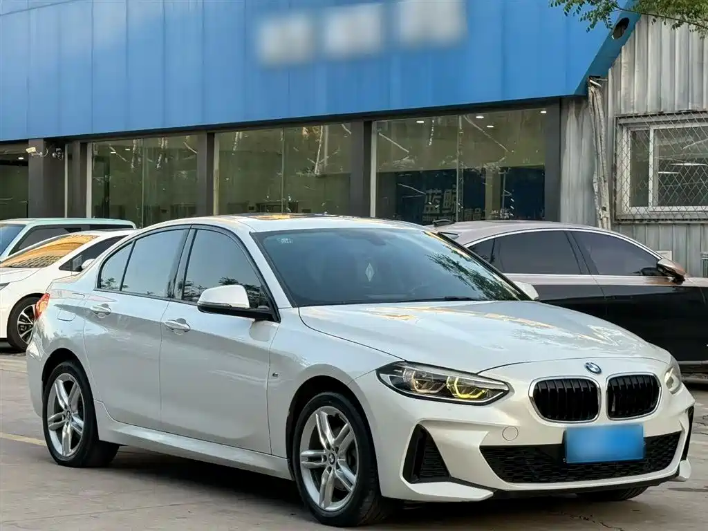 BMW 1 Series 2019 118i M Sport Package фото 3