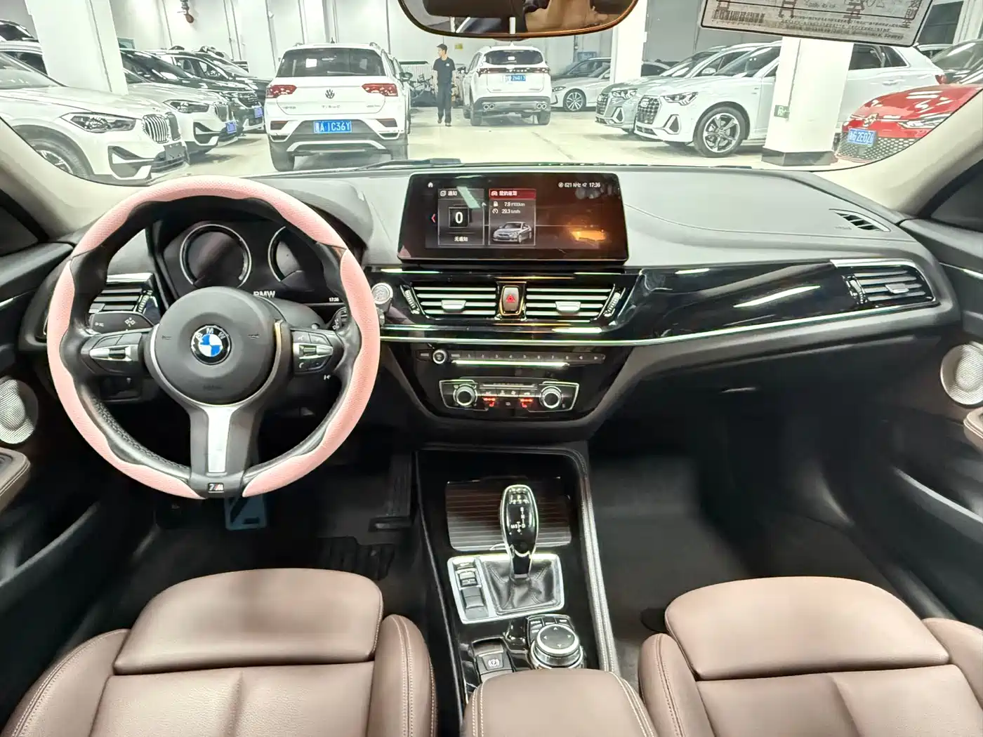BMW 1 Series 2022 120i M Sport Shadow Edition фото 19