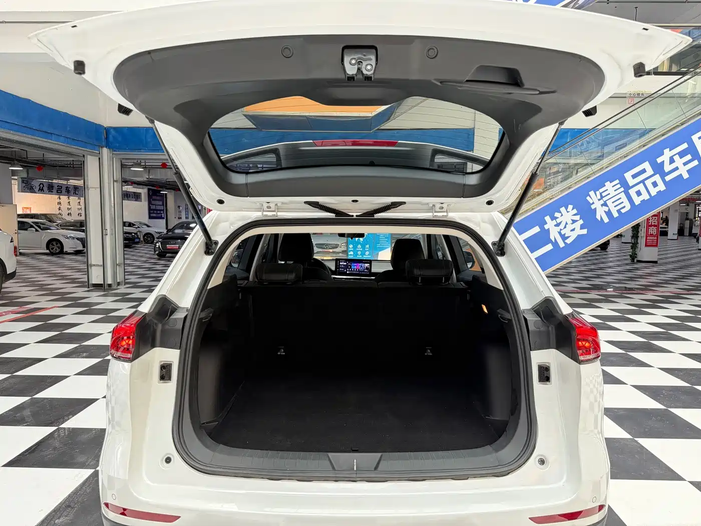 Photo 16 - Haval H6