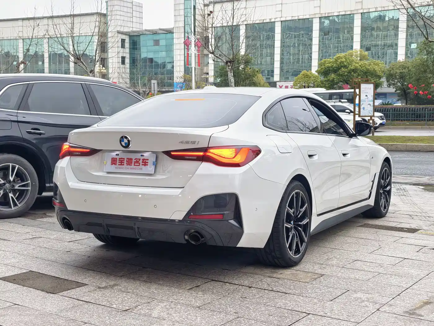 BMW 4 Series 2023 425i Gran Coupe M Sport Shadowline Package фото 4