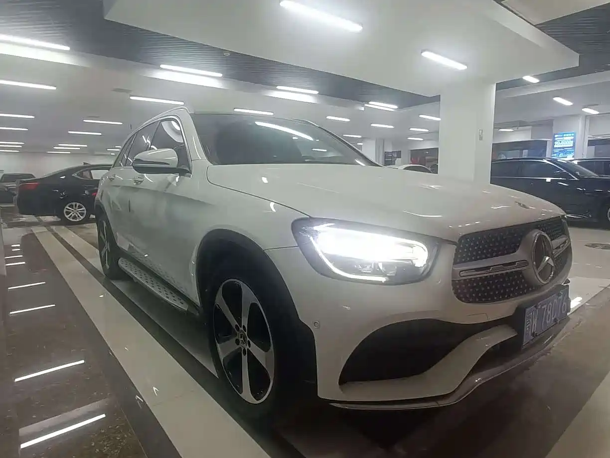 MERCEDES-BENZ GLC