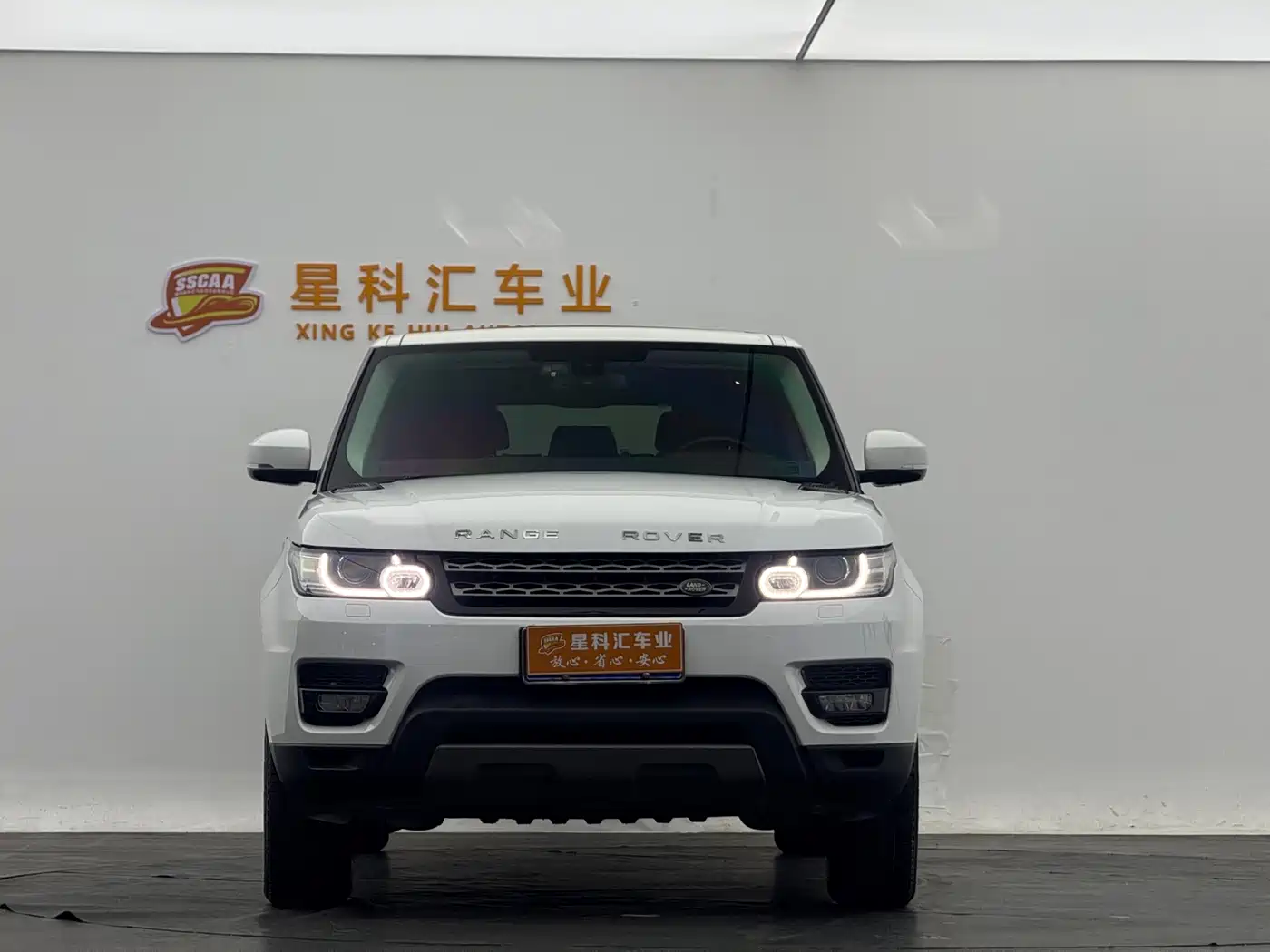 Land Rover Range Rover Sport 2016 Model 3.0 SC V6 SE фото 3