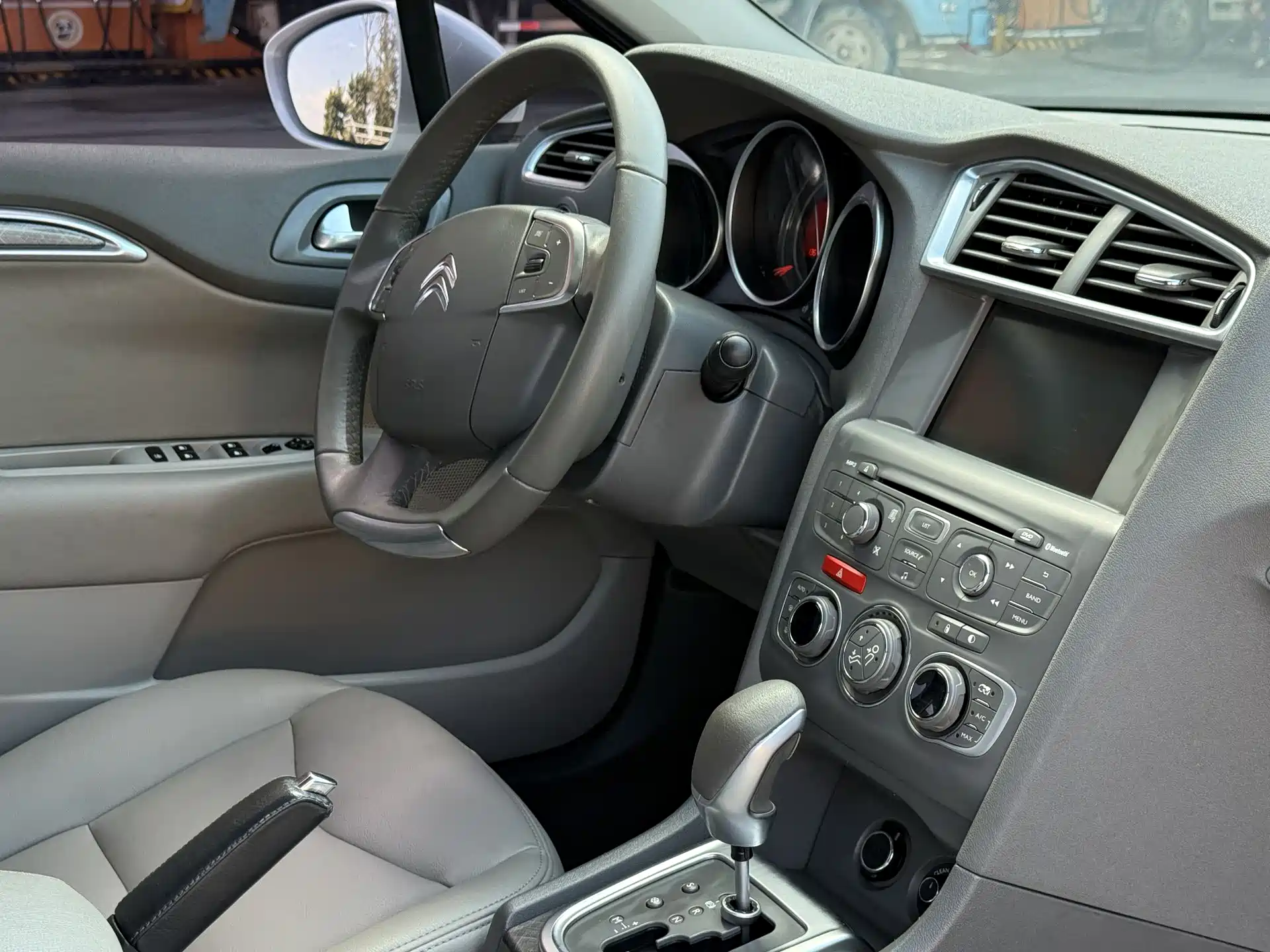 Фото 19 - Citroën C4L