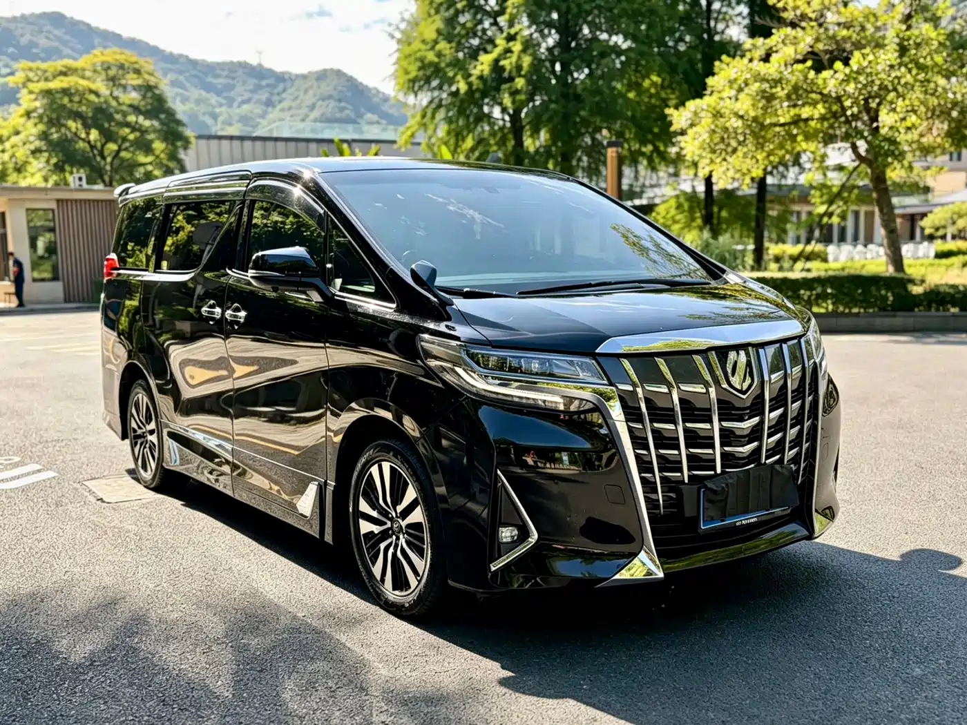 Toyota Alphard 2018 Facelift 3.5L Premium Edition фото 2