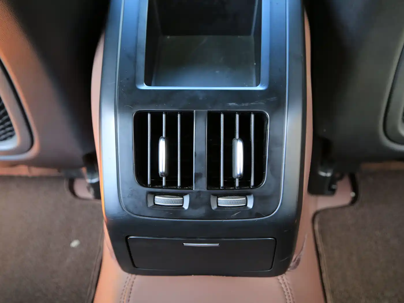 Фото 16 - Volvo S90