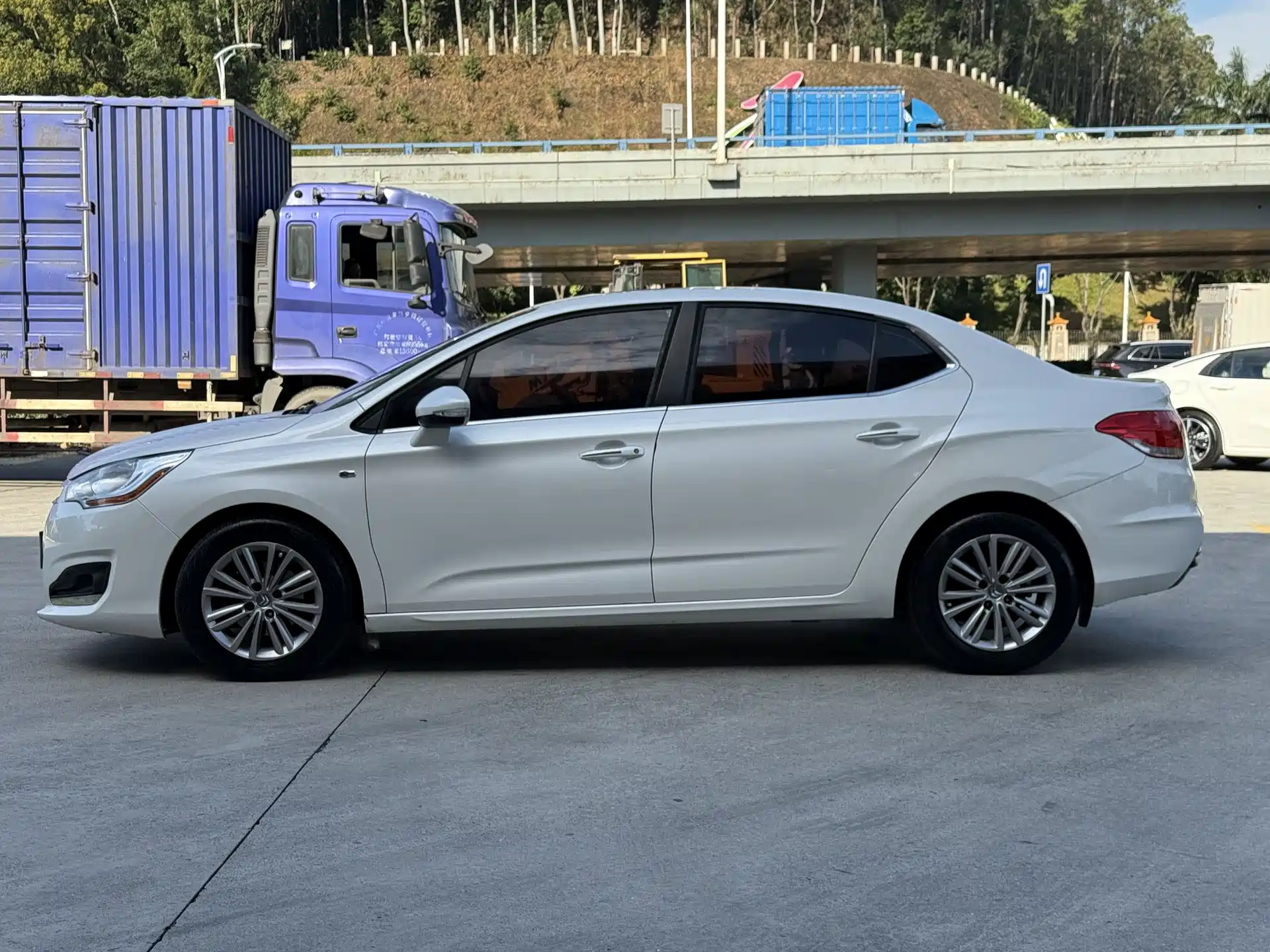 Фото 5 - Citroën C4L
