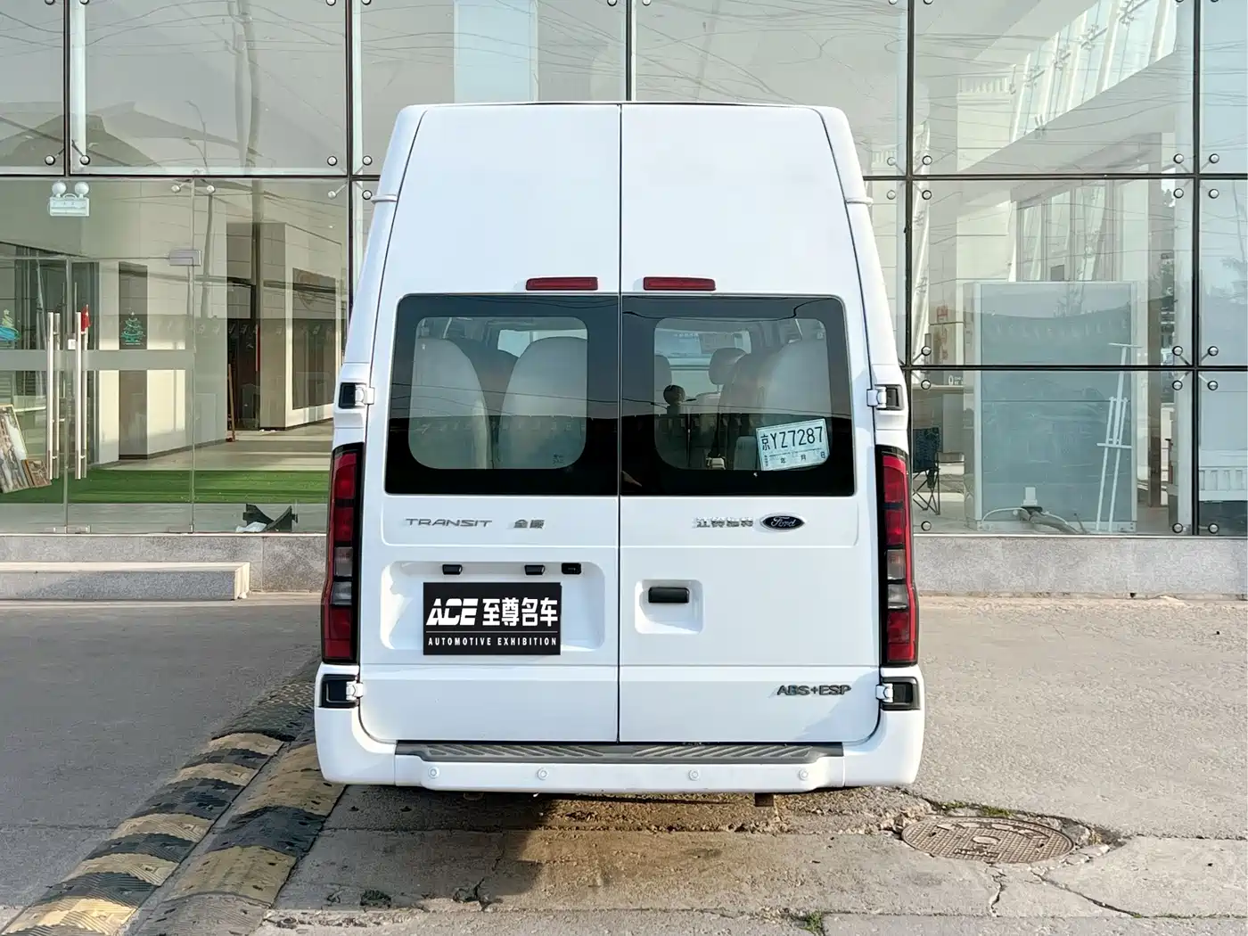Ford New Generation Transit 2021 2021 2.2T (Package) Automatic Standard Bus Pro Extended Wheelbase Dual Rear Tires (With Sliding Door) 17-Seat High Roof China VI