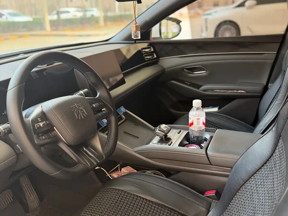 BYD Qin L 2024 DM-i 80KM Leading Edition фото 7