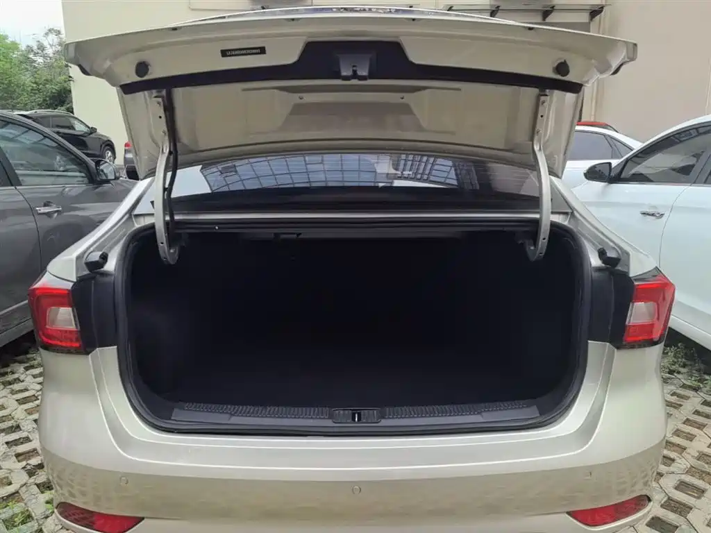 Roewe i5 2019 2019 1.5L Auto 4G Langhao Edition