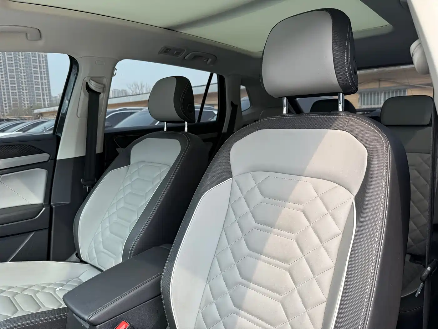 Volkswagen Tayron 2023 280TSI 2WD Luxury Plus Advanced Edition фото 7