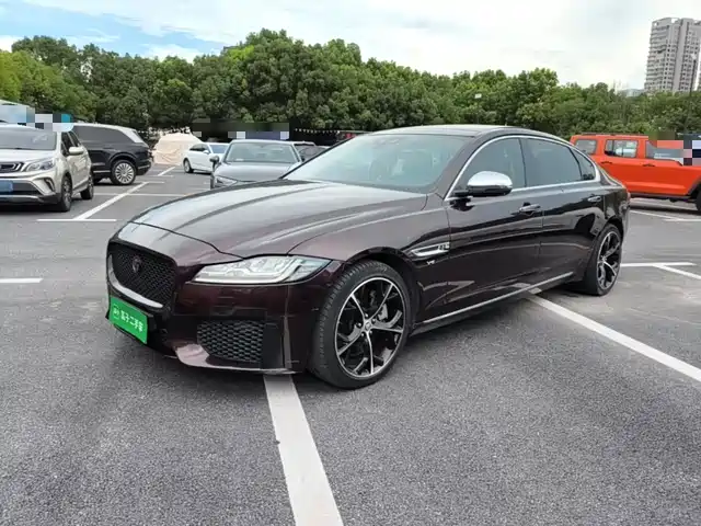 Jaguar XFL 2019
