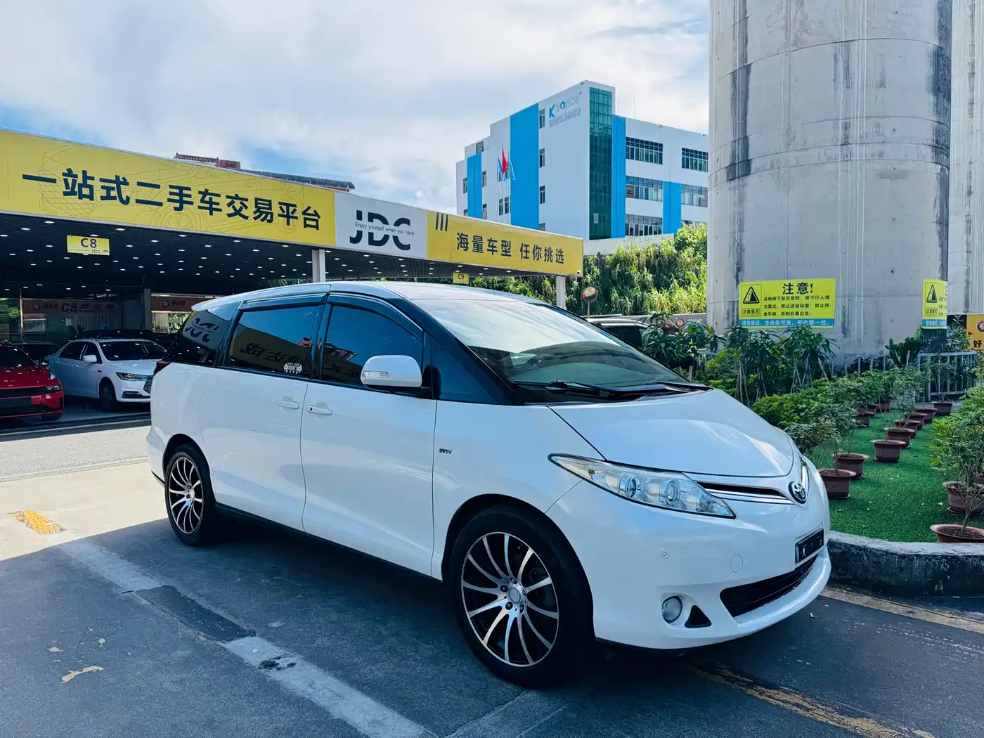 Toyota Previa 2012 2.4L 7-Seater Standard Edition фото 3
