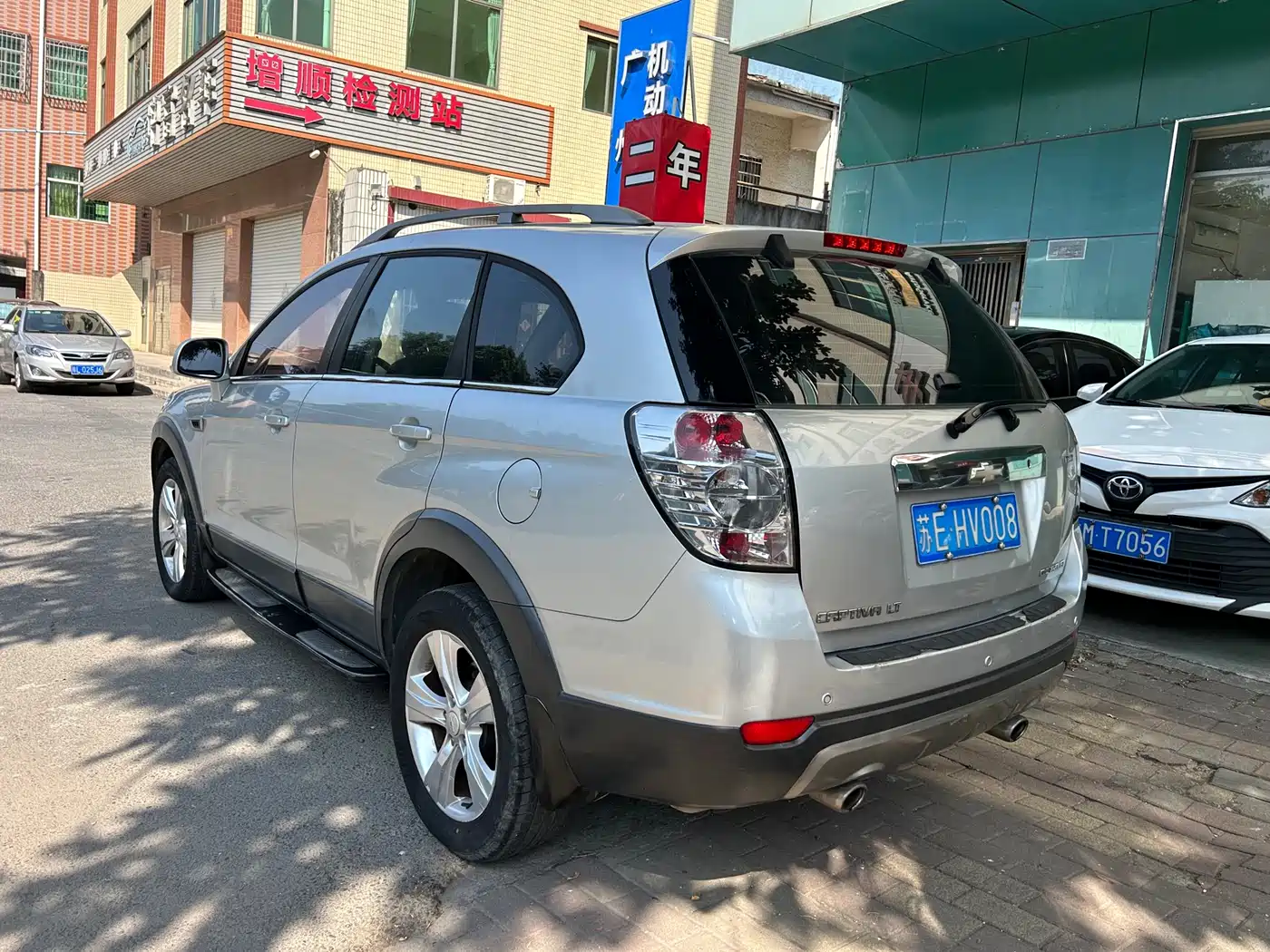 Chevrolet Captiva (Import) 2011 2.4 AT 7-Seater Luxury Edition фото 6