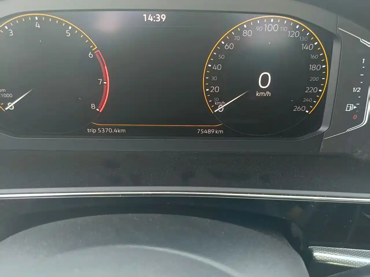 Volkswagen Passat 2022 330TSI Starlight Luxury Edition фото 13