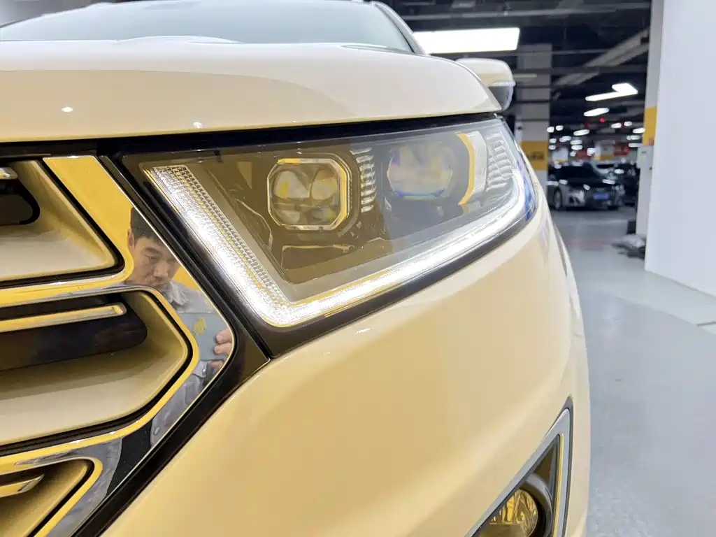 Фото 8 - Ford Edge