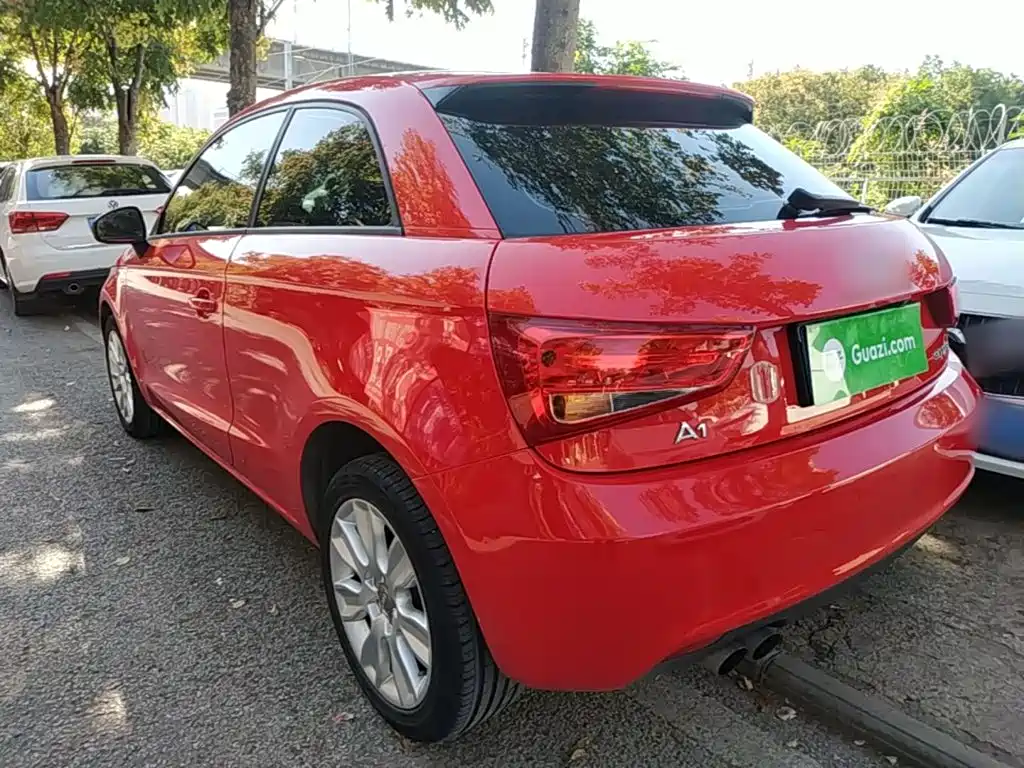 Audi A1 2015 2014 30 TFSI Fashion