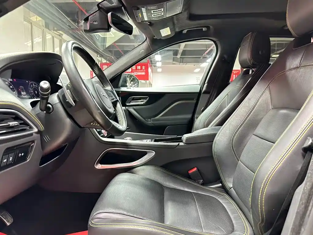 Фото 7 - Jaguar F-PACE