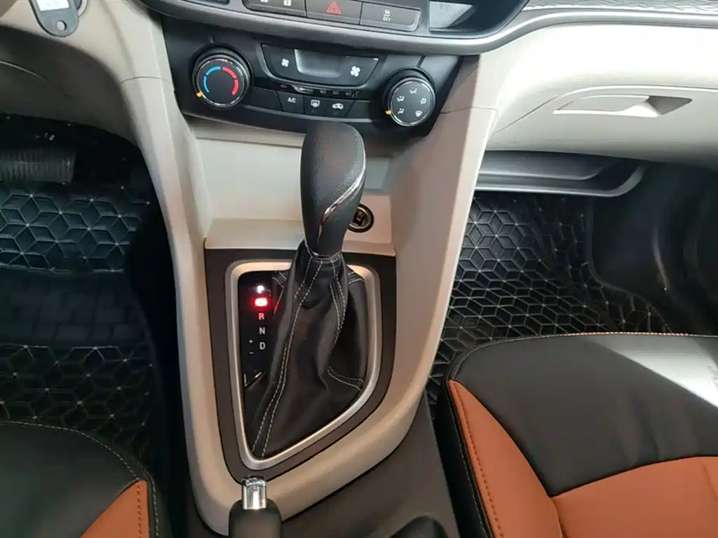 Buick Excelle 2015 15N Automatic Elite фото 13
