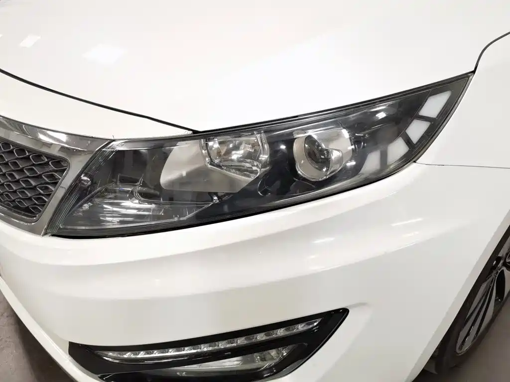 Photo 7 - Kia K5