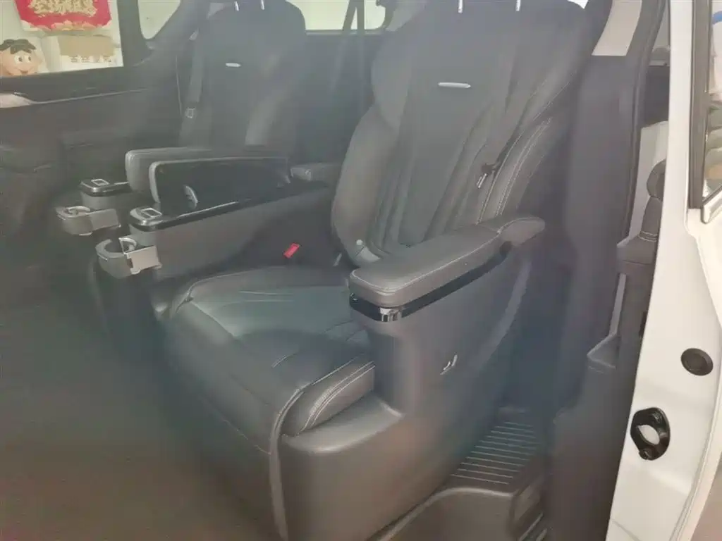 SAIC Maxus Maxus G20 2021 PLUS 2.0T Gasoline Automatic Elegance Edition фото 17