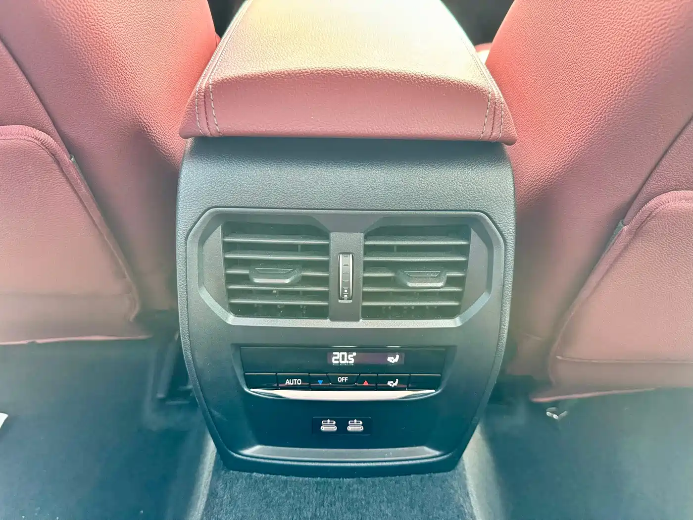 BMW 3 Series 2025 330Li M Sport Night Edition фото 11