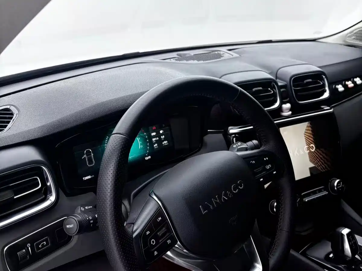 Lynk & Co 02 2019 1.5T DCT 2WD Power Edition China VI фото 17