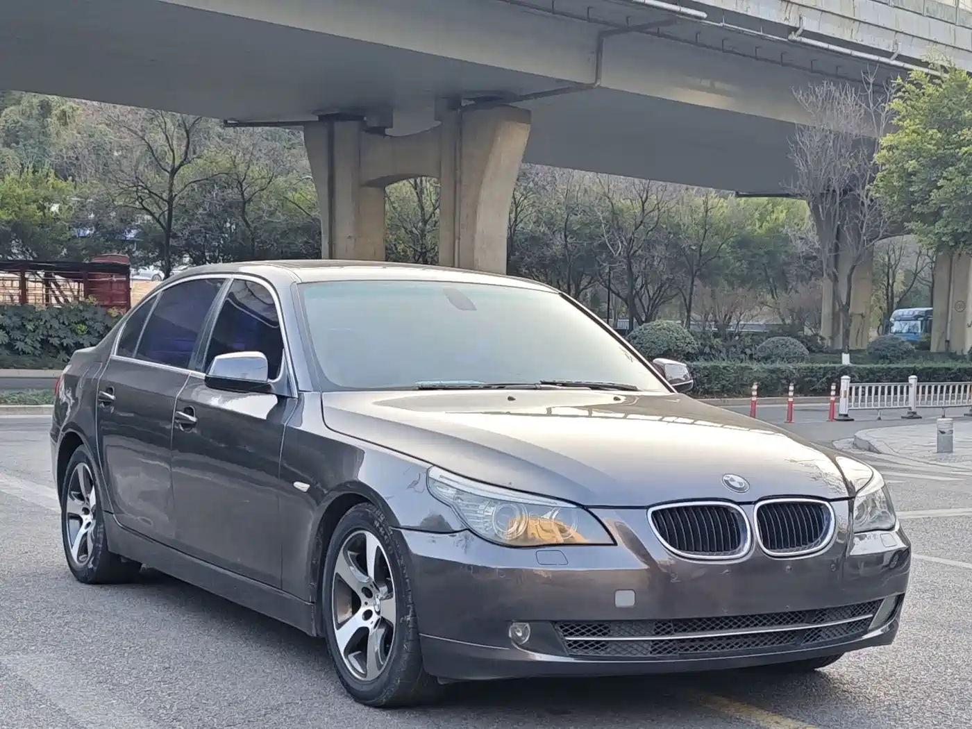 BMW 5 Series 2009 Model 523Li Premium фото 7