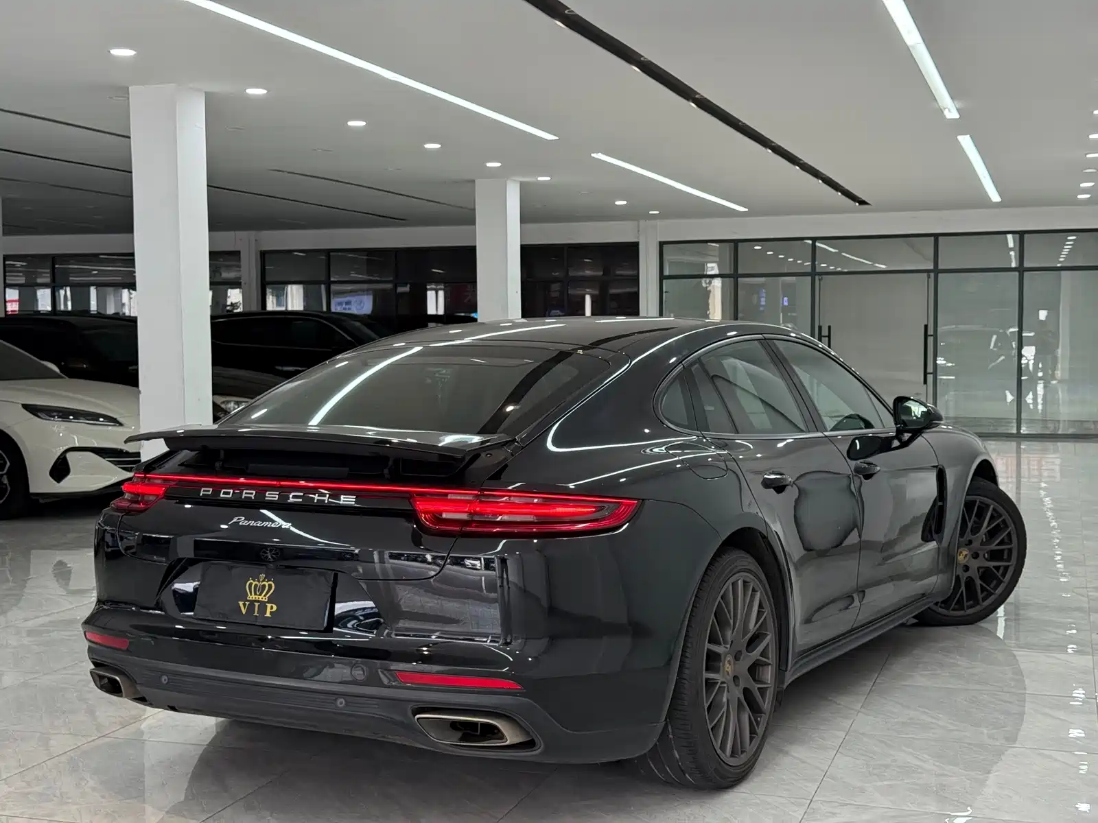 صورة 7 - Porsche Panamera