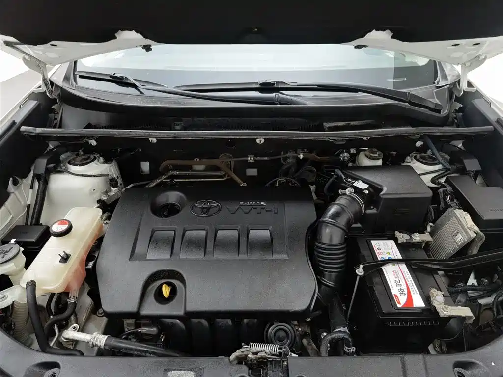 Toyota RAV4 Rongfang 2015 2.0L CVT 2WD Trend Edition фото 6