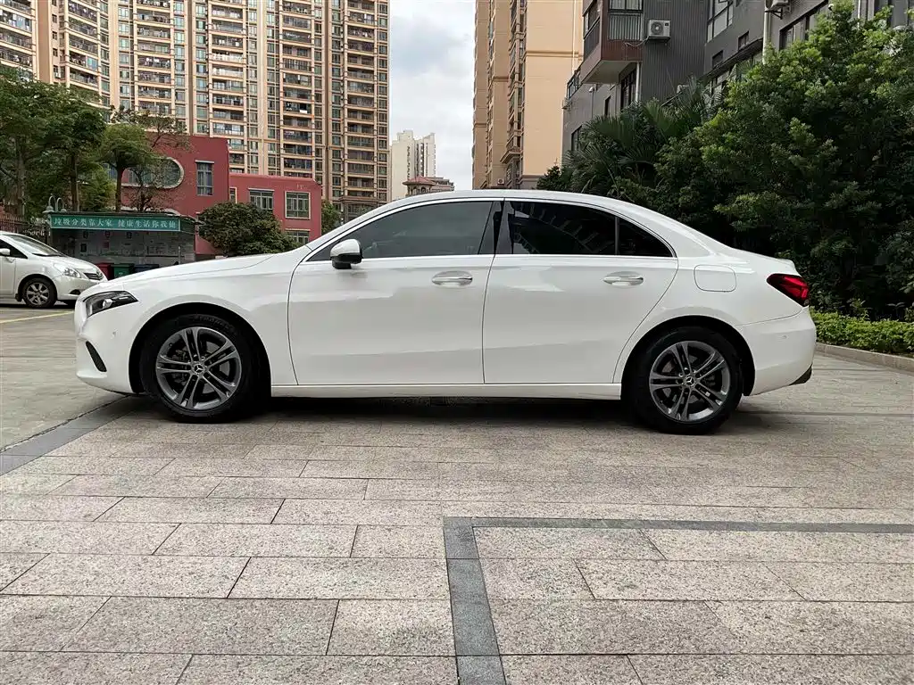Mercedes-Benz A-Class 2020 A 200 L Sport Sedan фото 11