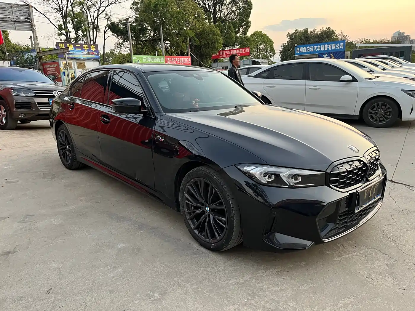 BMW 3 Series 2023 325Li M Sport Black Night Package