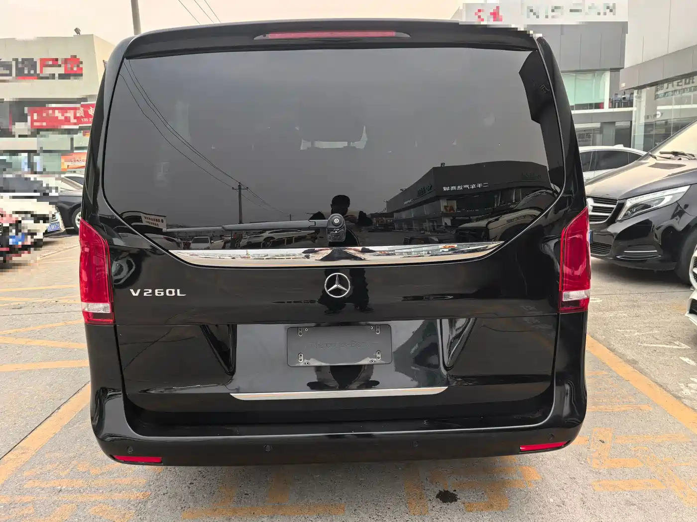 Mercedes-Benz V-Class 2021 V 260 L Long Wheelbase Premium Edition фото 28