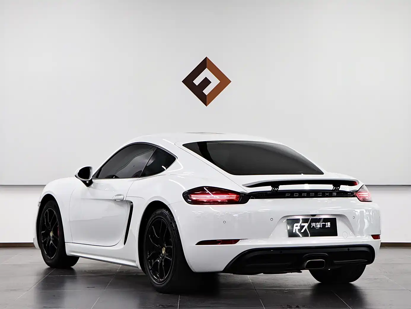 Porsche 718 2016 Cayman 2.0T фото 4