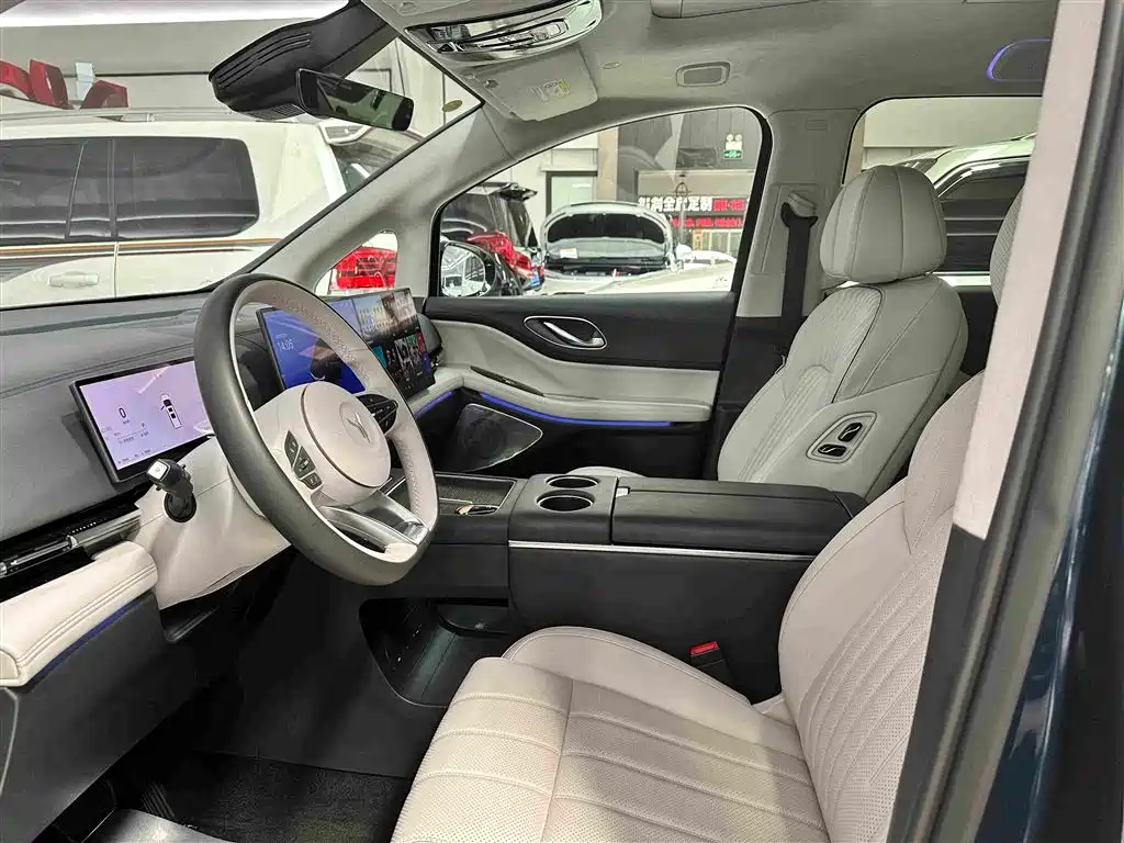 Voyah Auto Voyah Dreamer 2026 2025 PHEV 4WD Kunpeng Premium Edition