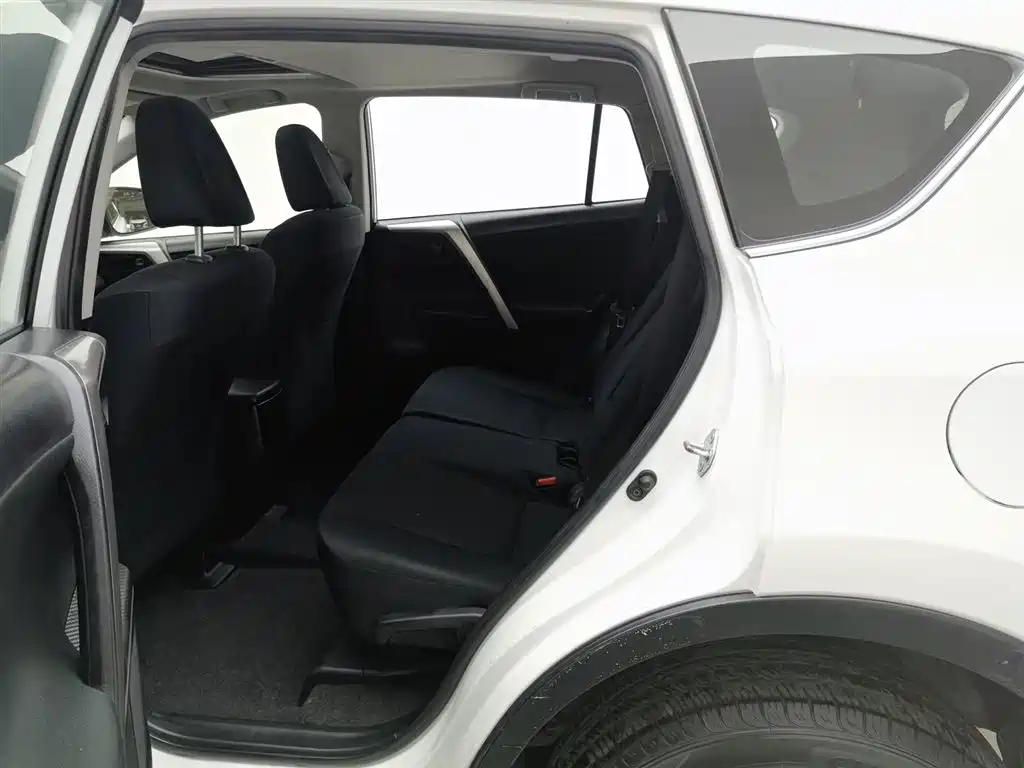 Toyota RAV4 Rongfang 2015 2.0L CVT 2WD Trend Edition фото 15