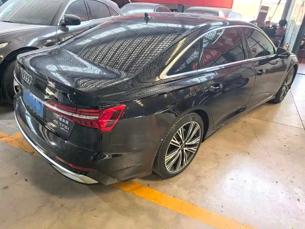 Audi A6L 2023 45 TFSI Premium Selection Elegance фото 4