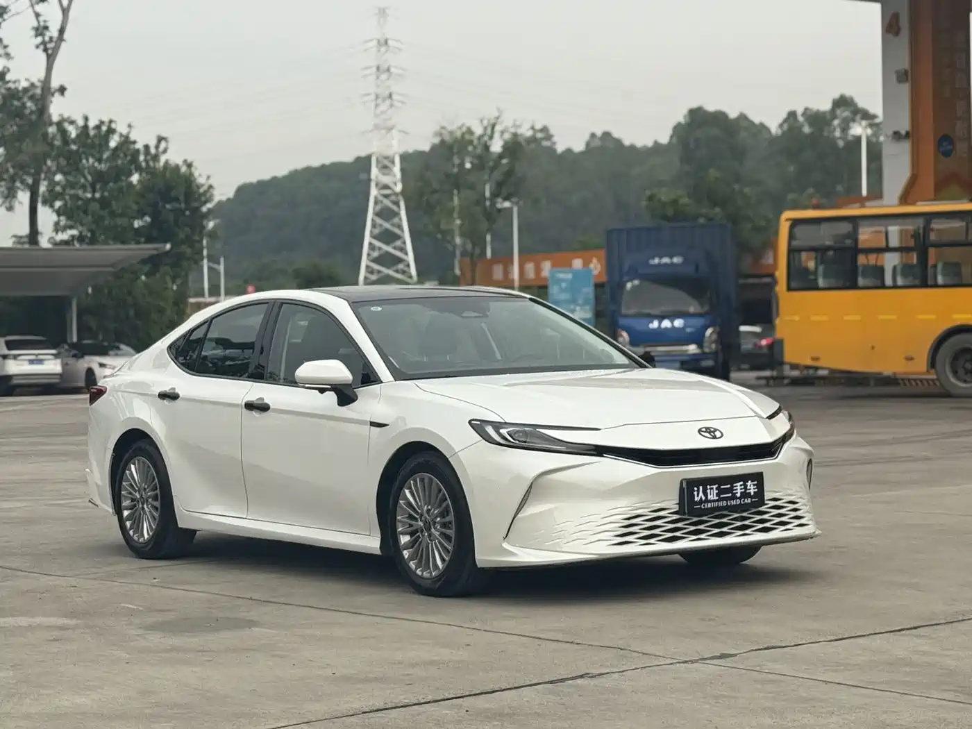 Toyota Camry 2024 2.0GVP Luxury Edition фото 2