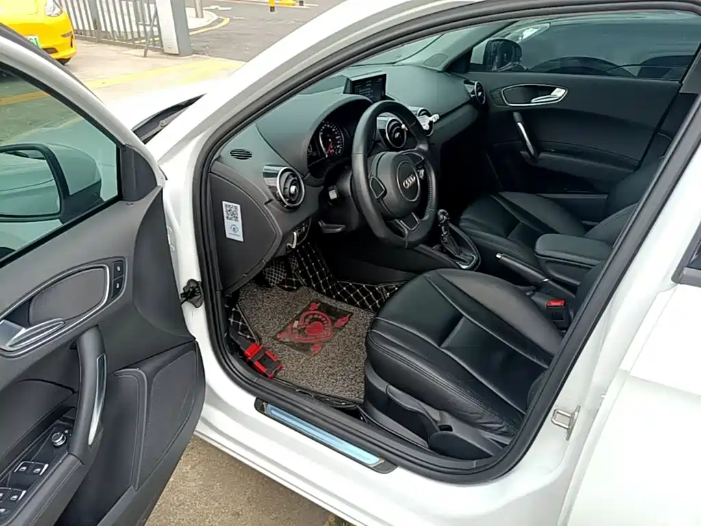 Фото 16 - Audi A1