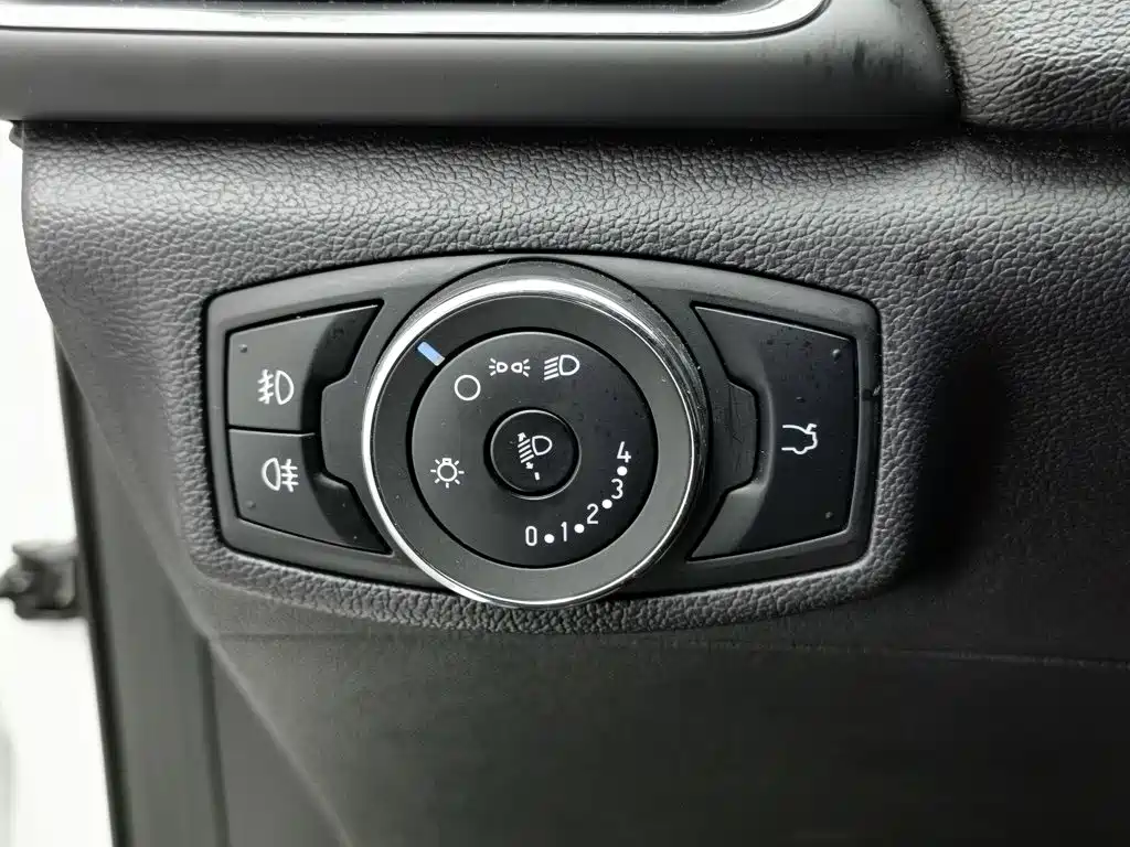 Ford Escort 2021 2019 Facelift 1.5L Auto Comfort Edition China VI