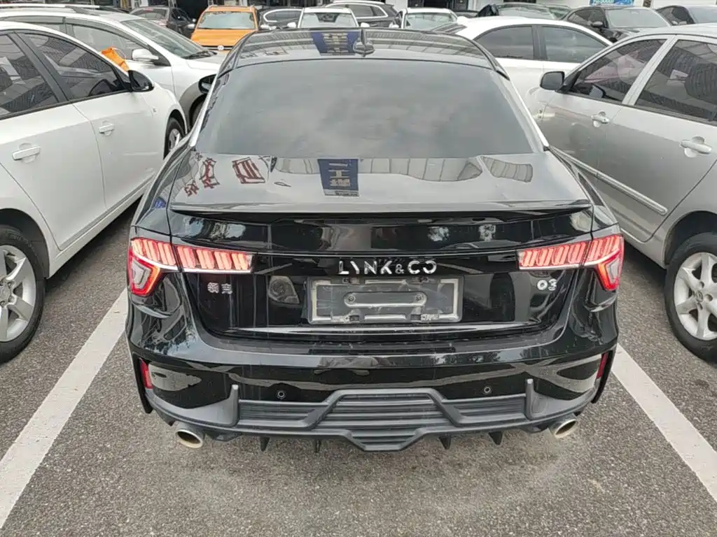 Фото 6 - Lynk & Co 03